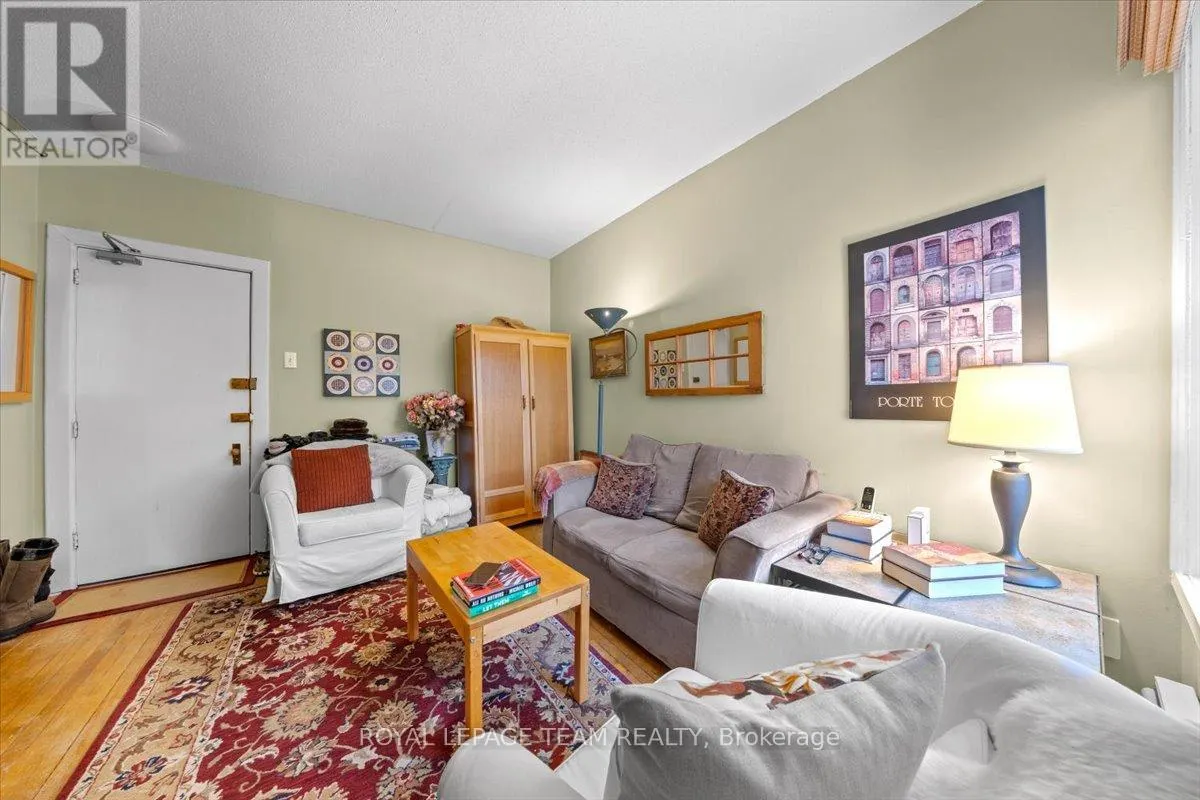 152 GLEBE AVENUE
