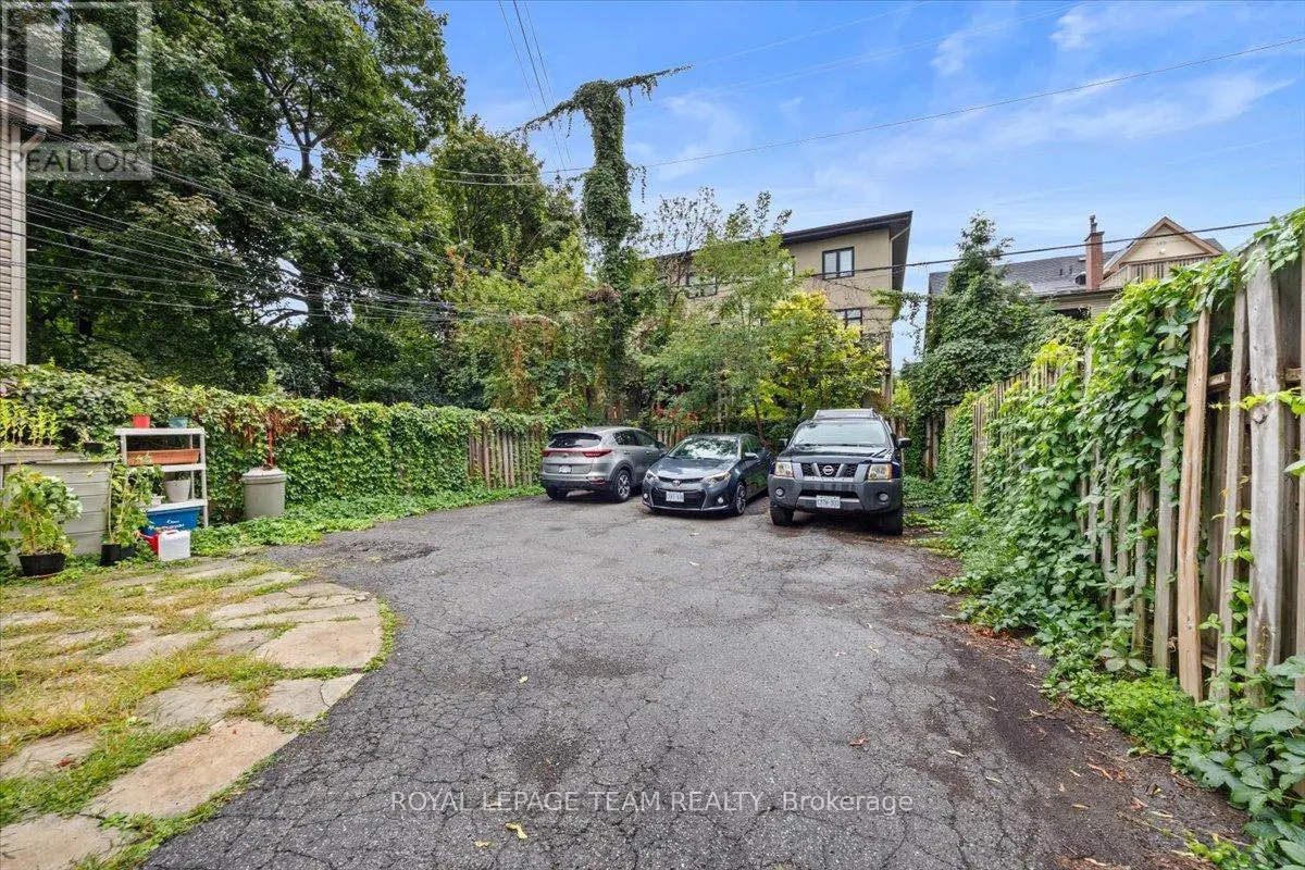 152 GLEBE AVENUE