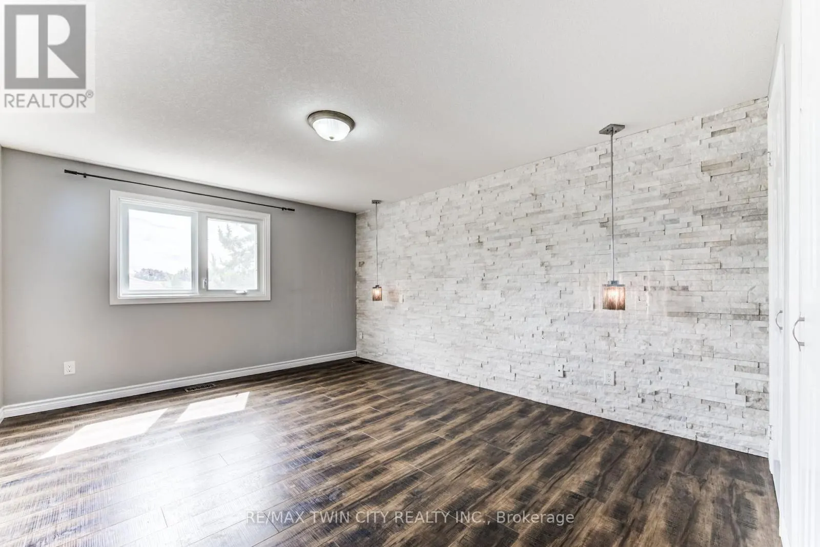 3 WESTVIEW CRESCENT