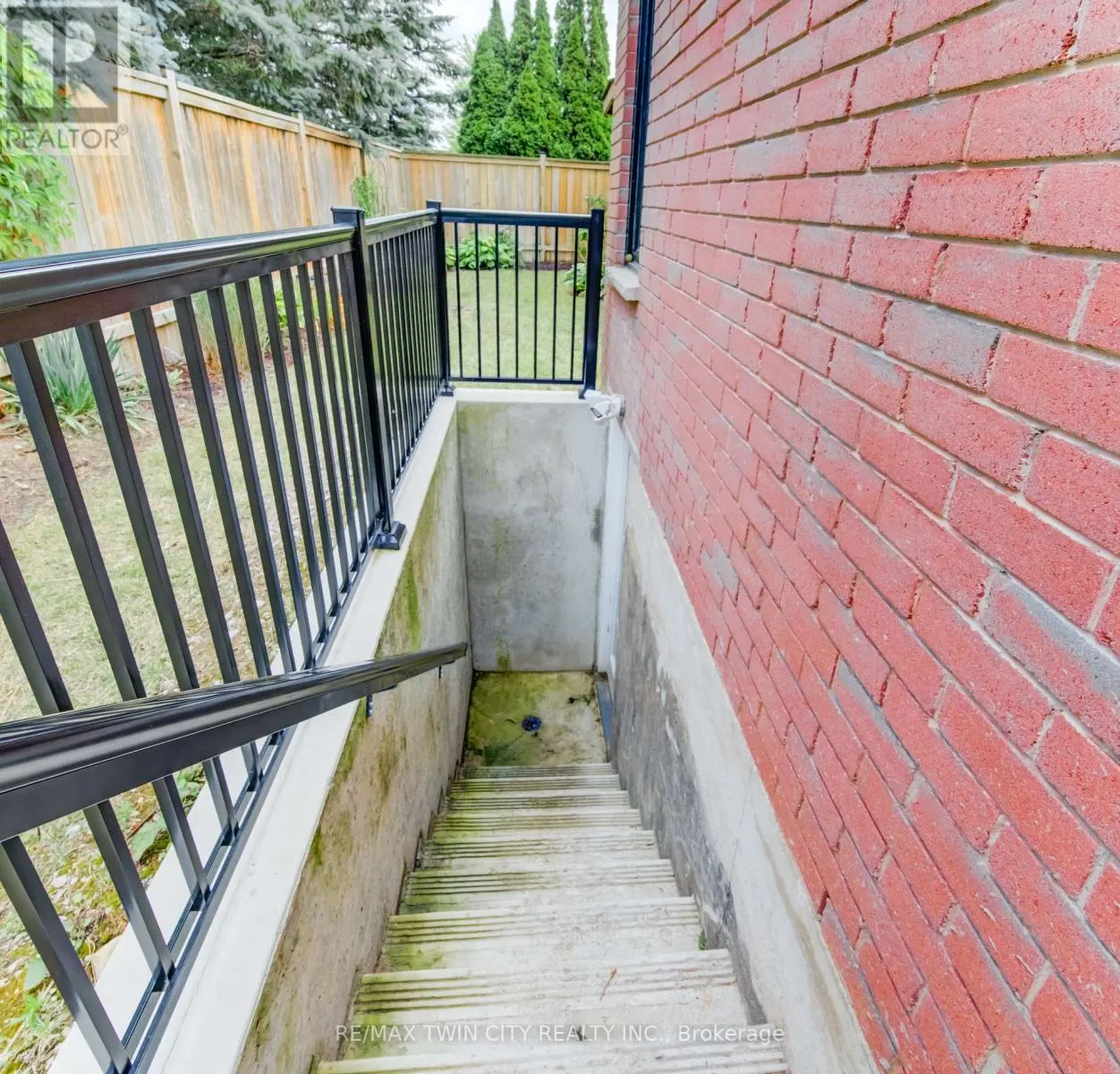 3 WESTVIEW CRESCENT