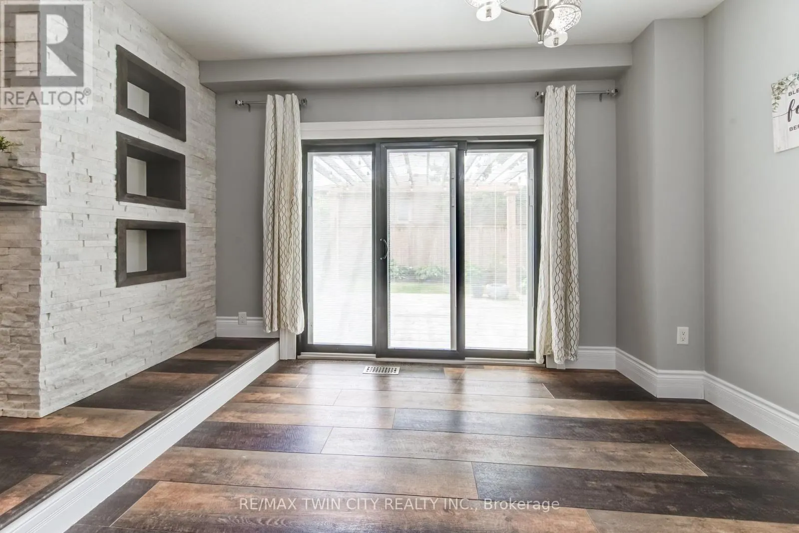 3 WESTVIEW CRESCENT