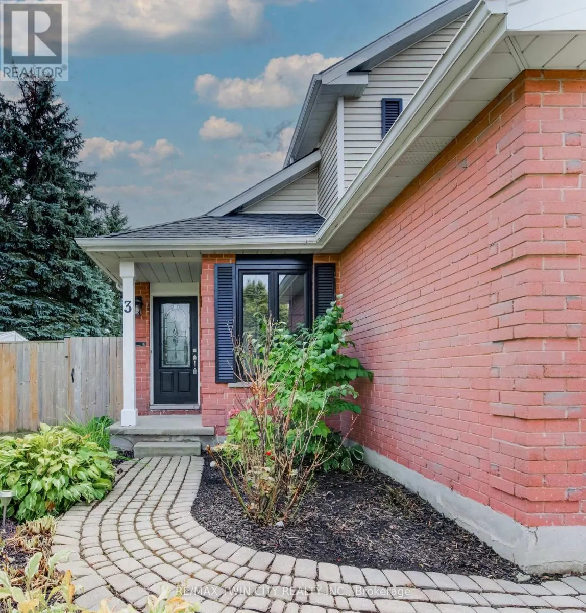 3 WESTVIEW CRESCENT