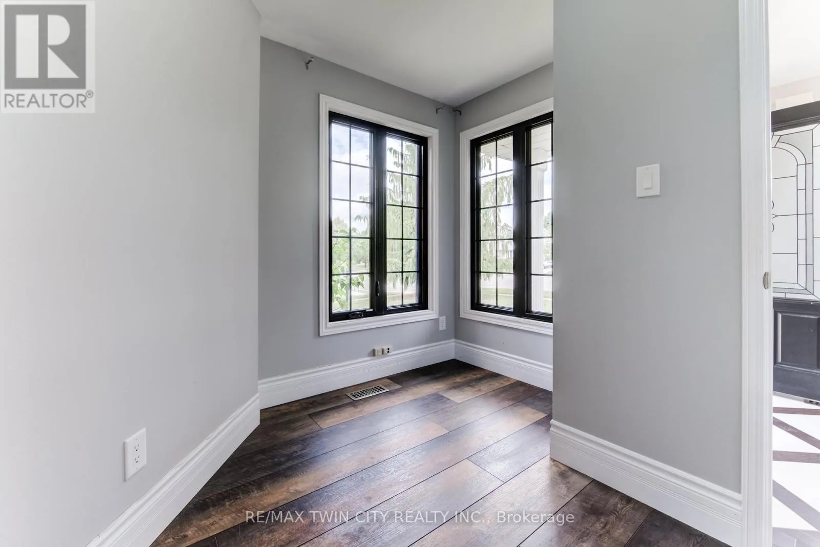 3 WESTVIEW CRESCENT