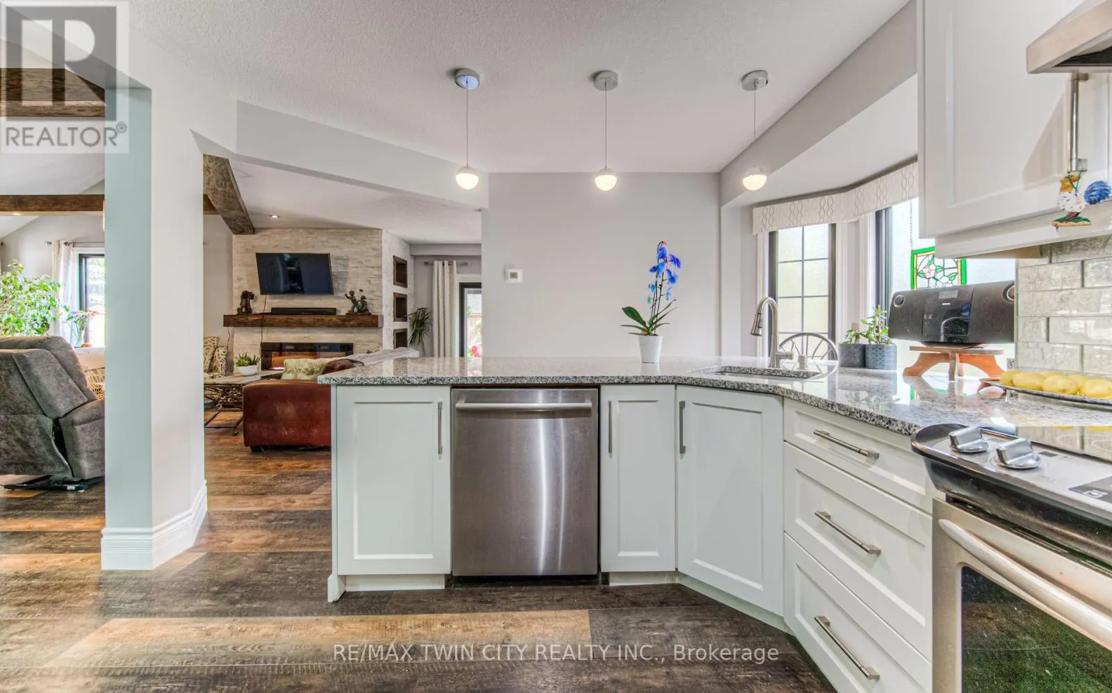 3 WESTVIEW CRESCENT