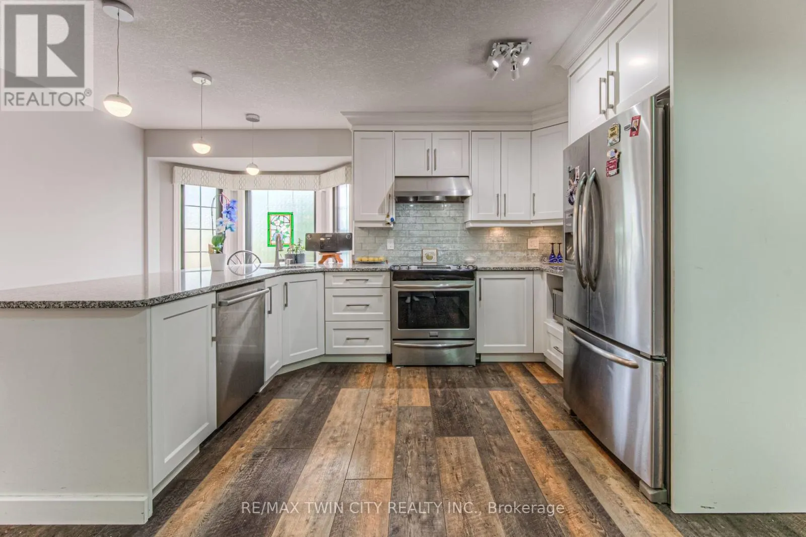 3 WESTVIEW CRESCENT