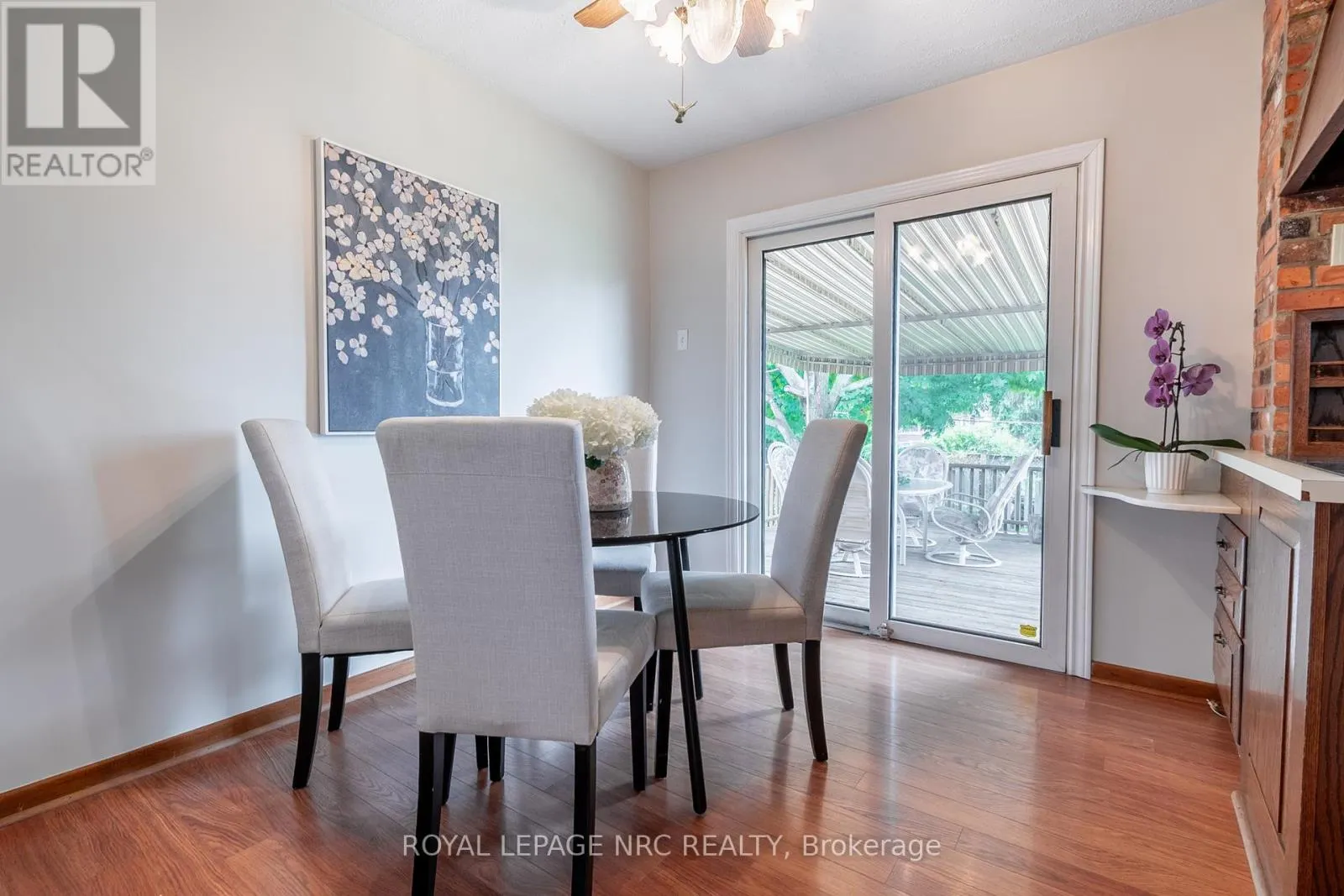 15 MONIQUE CRESCENT