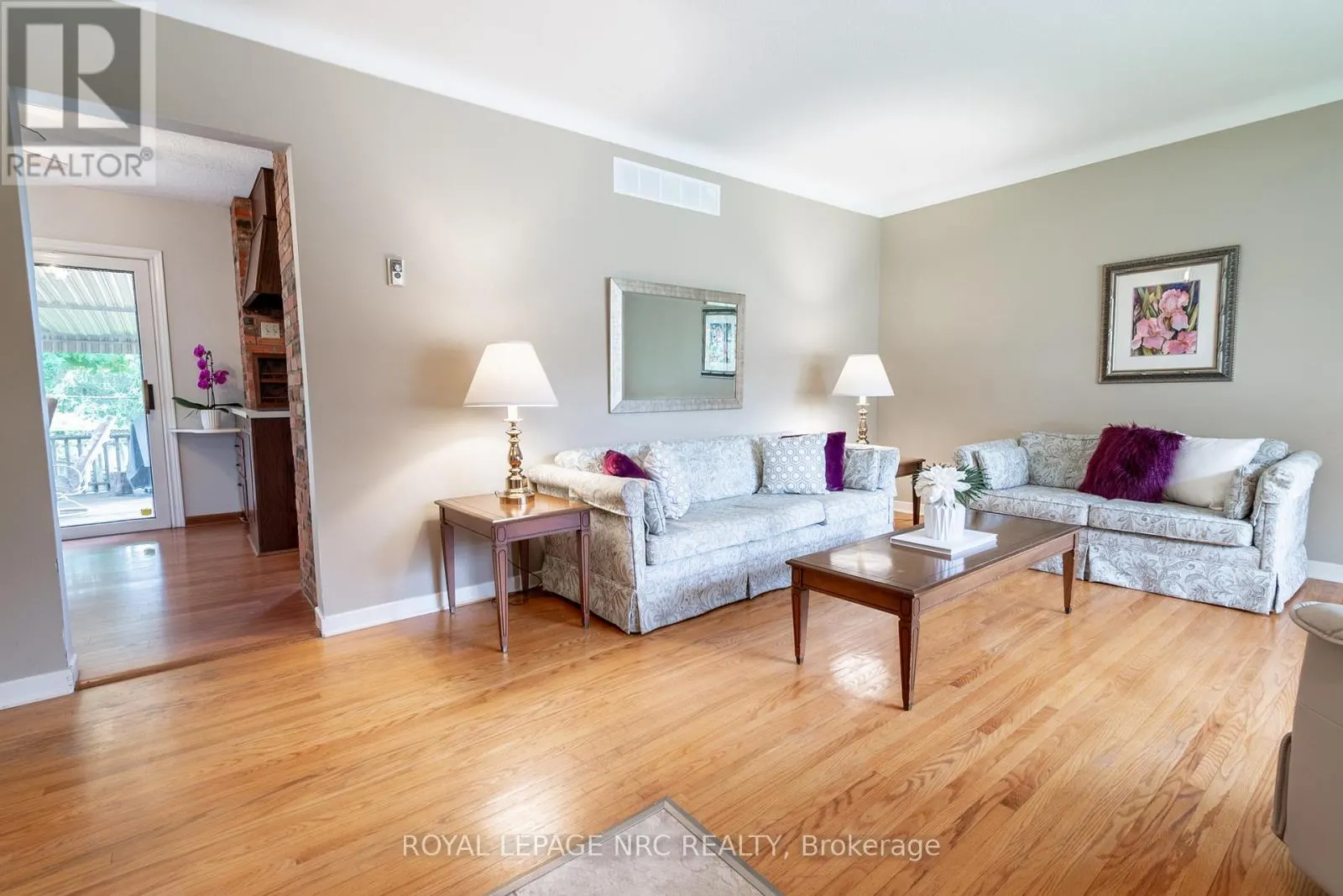 15 MONIQUE CRESCENT