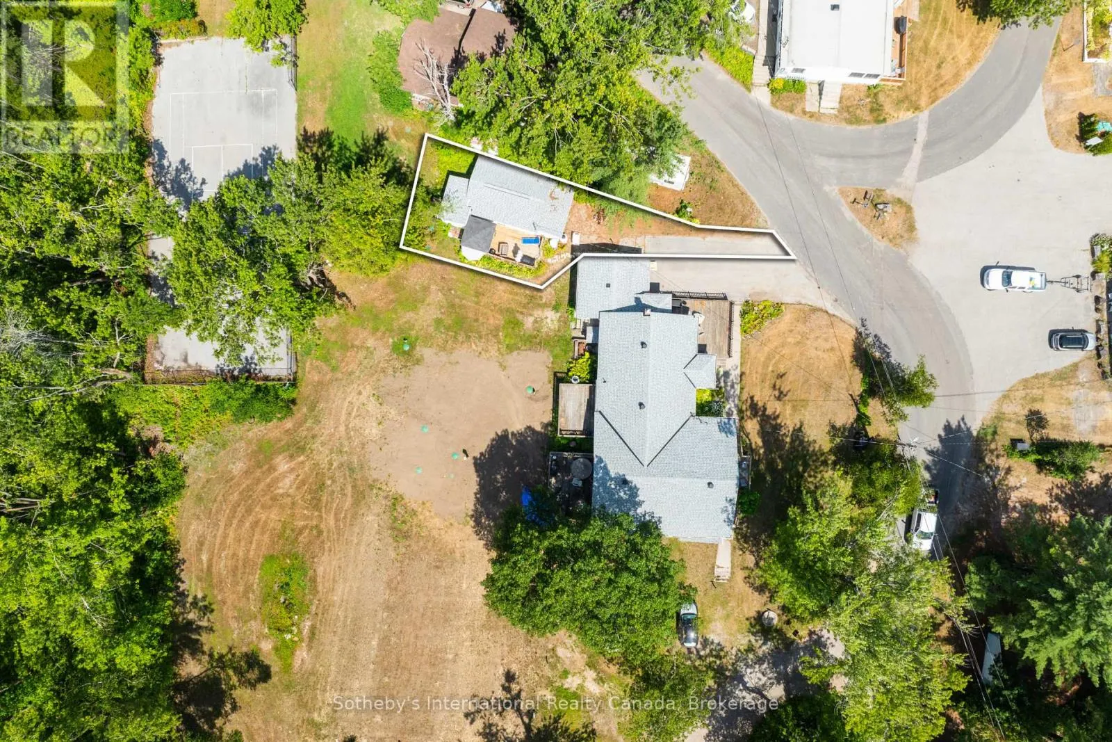 1118 SOUTH KAHSHE LAKE ROAD
