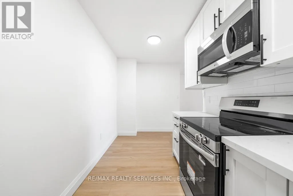808 - 223 JACKSON STREET W