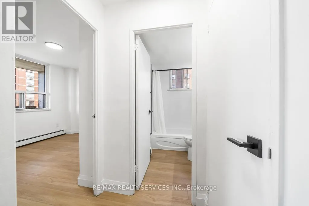 808 - 223 JACKSON STREET W