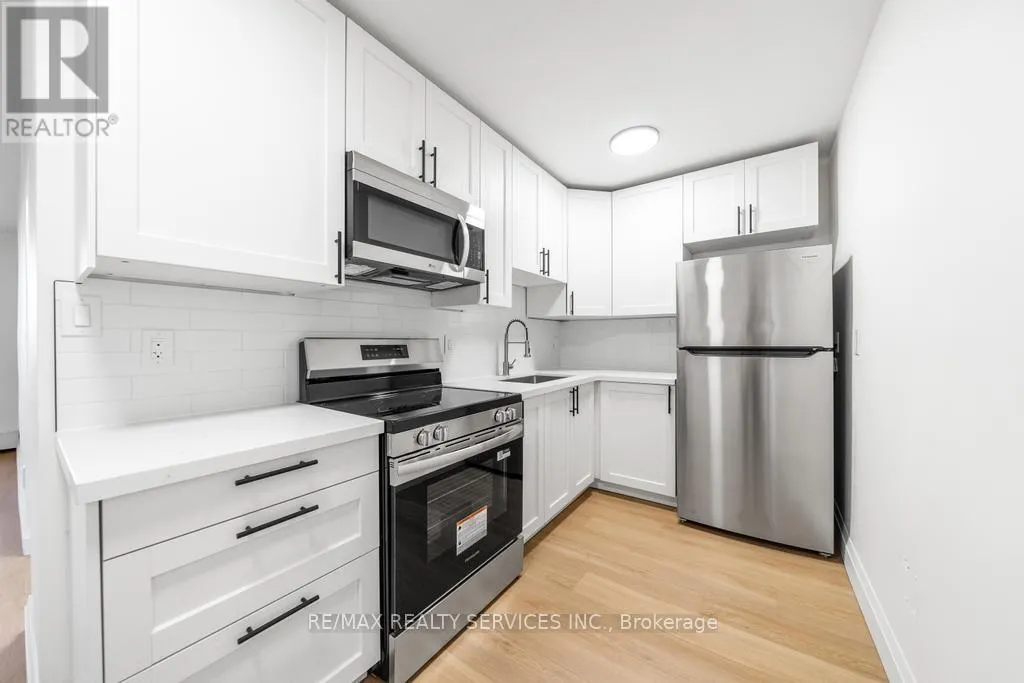 808 - 223 JACKSON STREET W