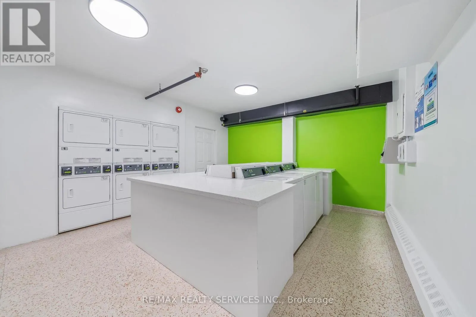 808 - 223 JACKSON STREET W