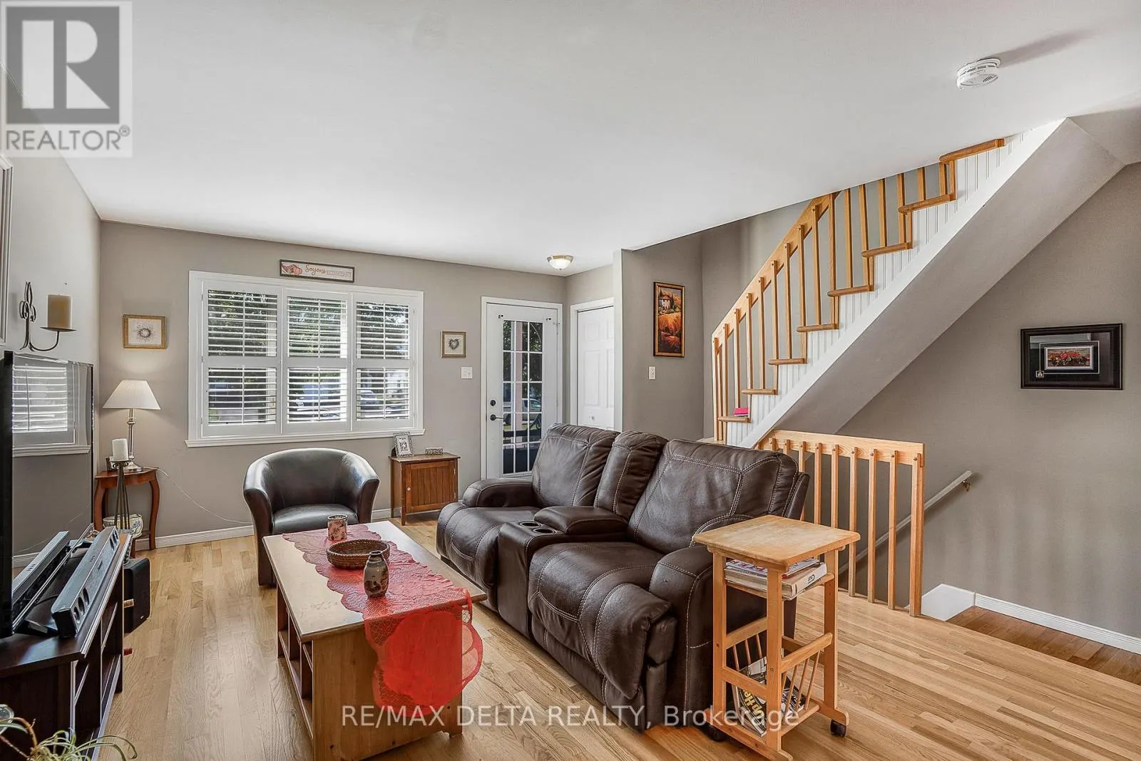 843 NELSON STREET W
