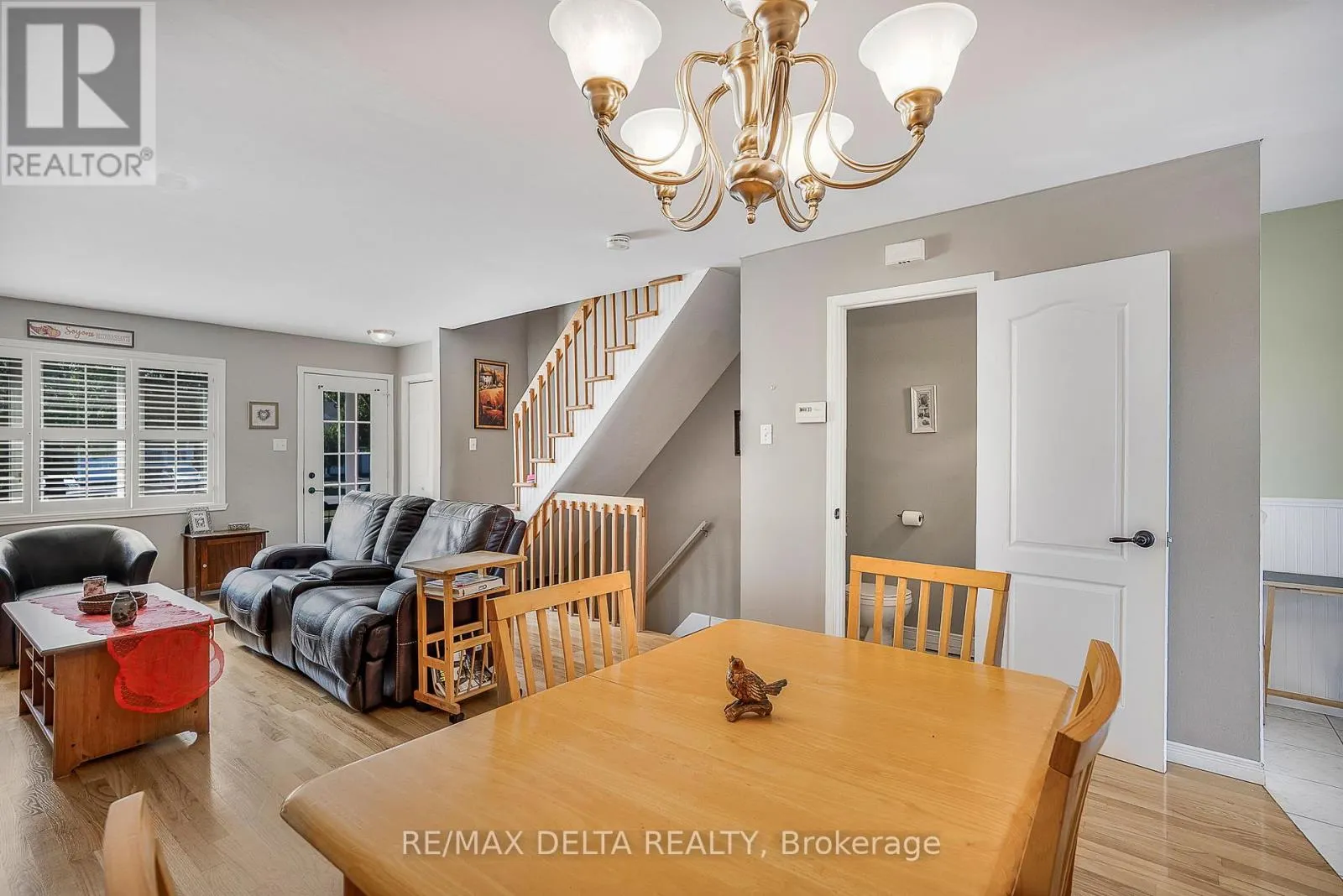 843 NELSON STREET W