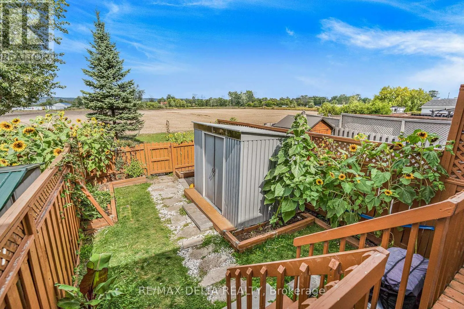 843 NELSON STREET W