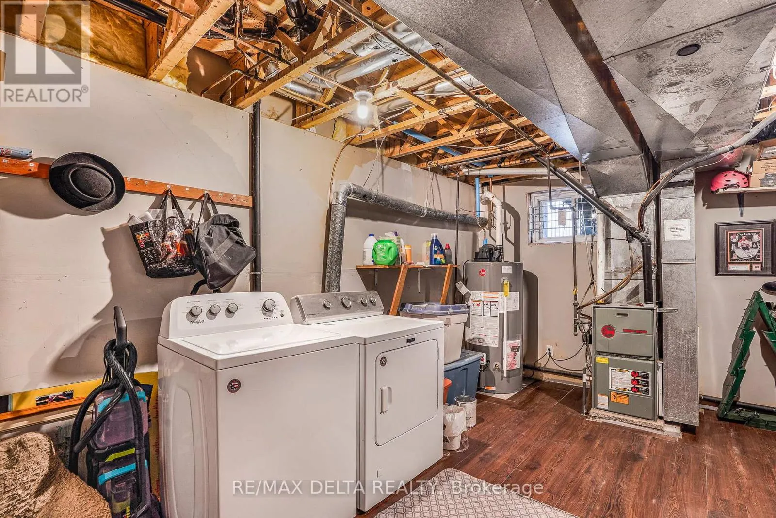 843 NELSON STREET W