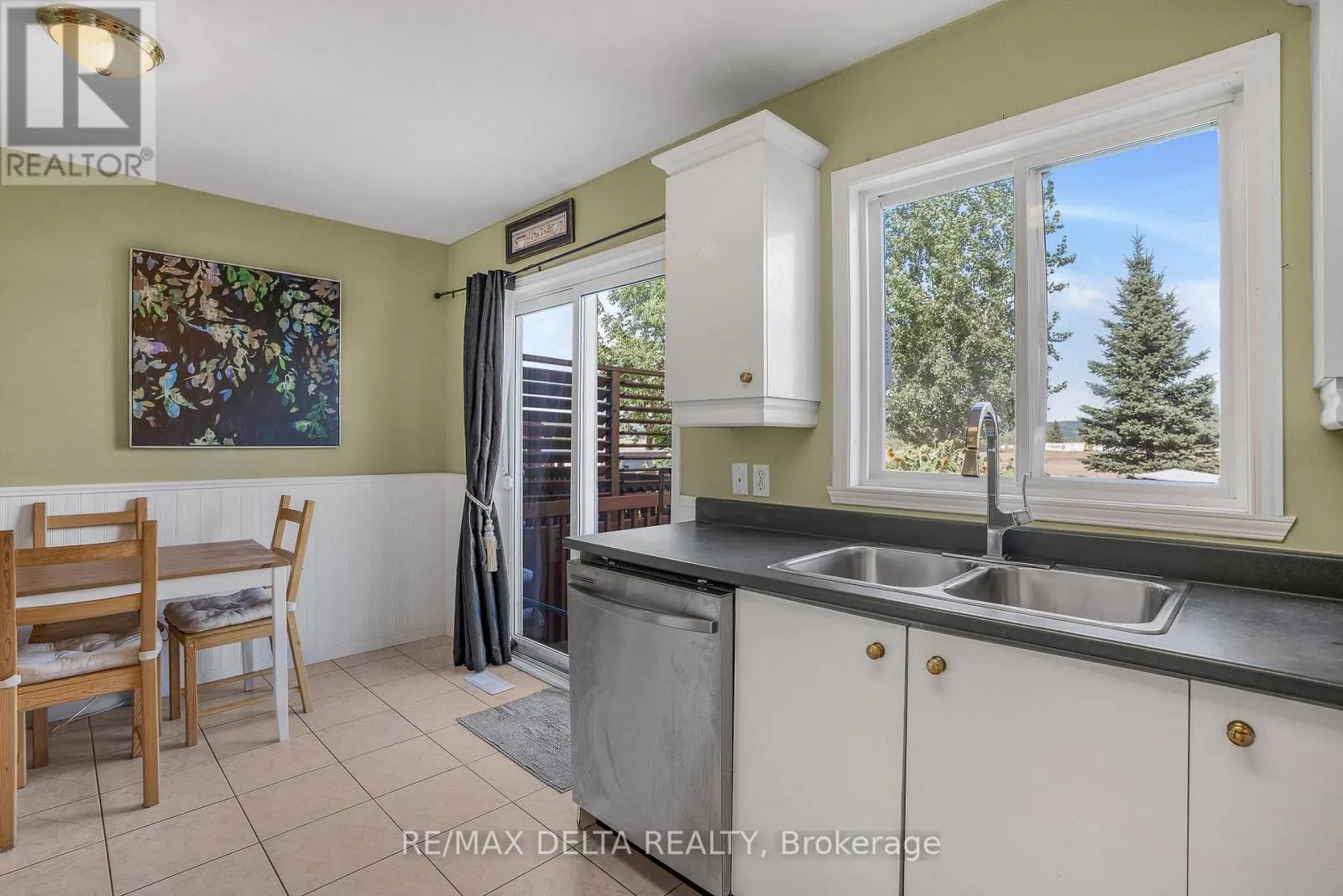 843 NELSON STREET W