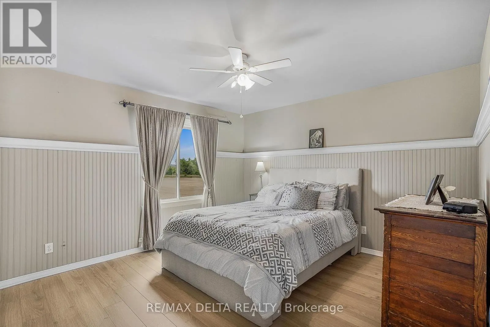 843 NELSON STREET W