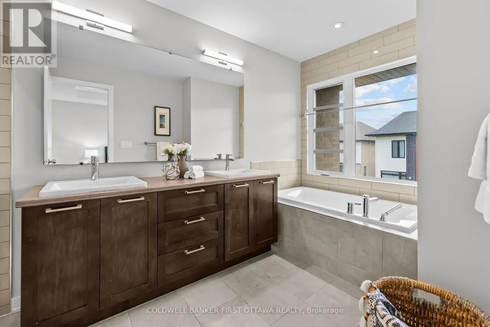 821 QUARTET AVENUE