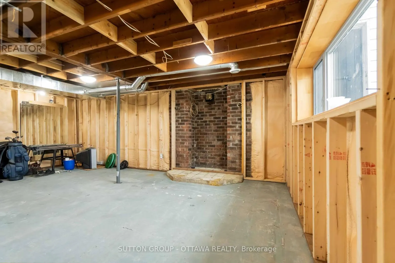 113 TAYLOR ROAD E