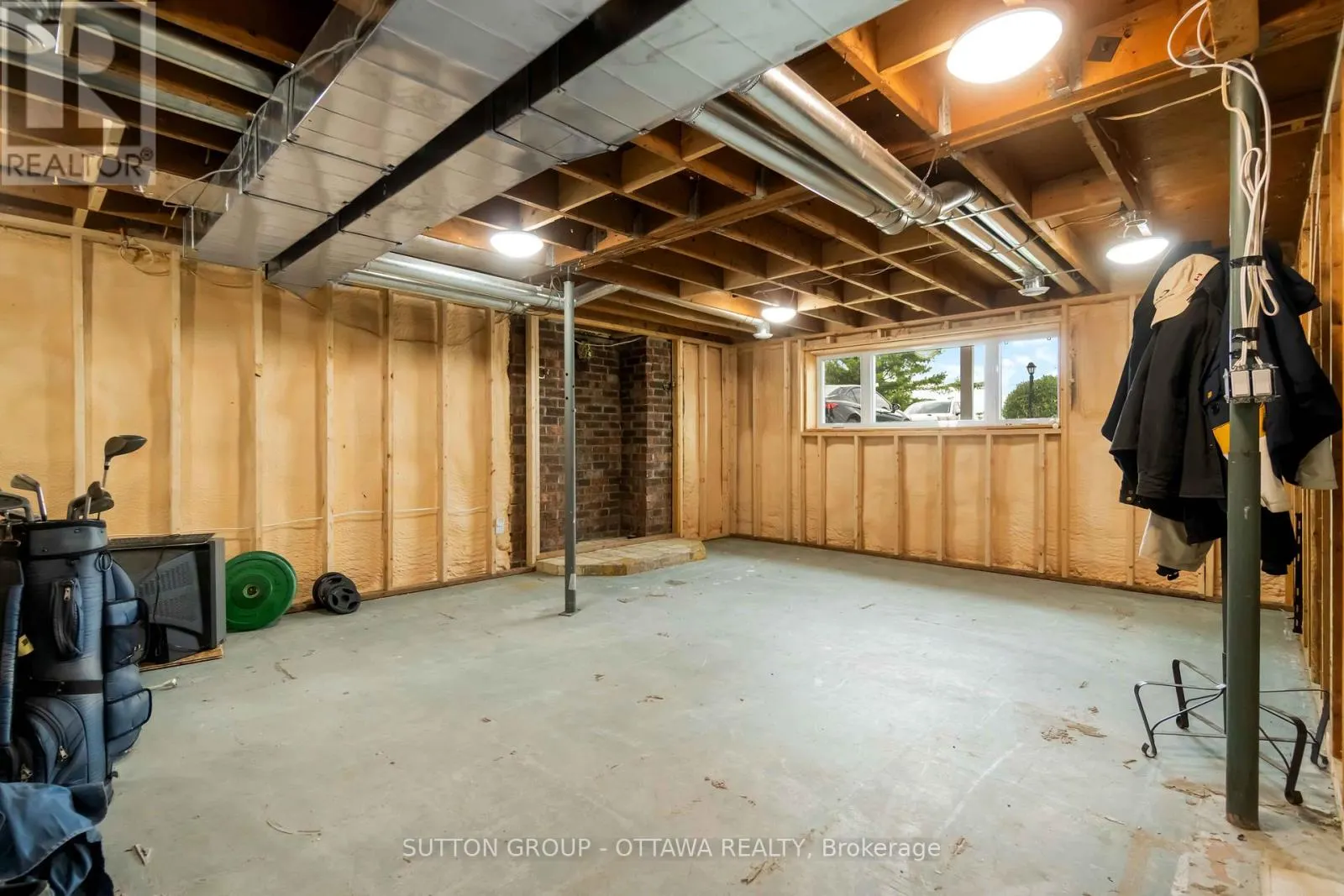 113 TAYLOR ROAD E