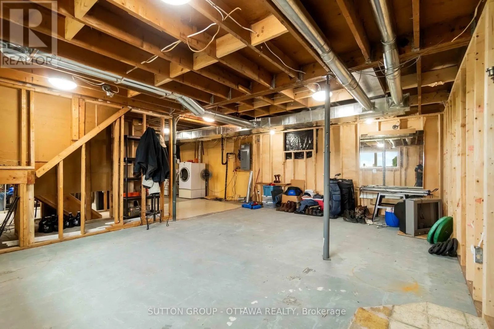 113 TAYLOR ROAD E