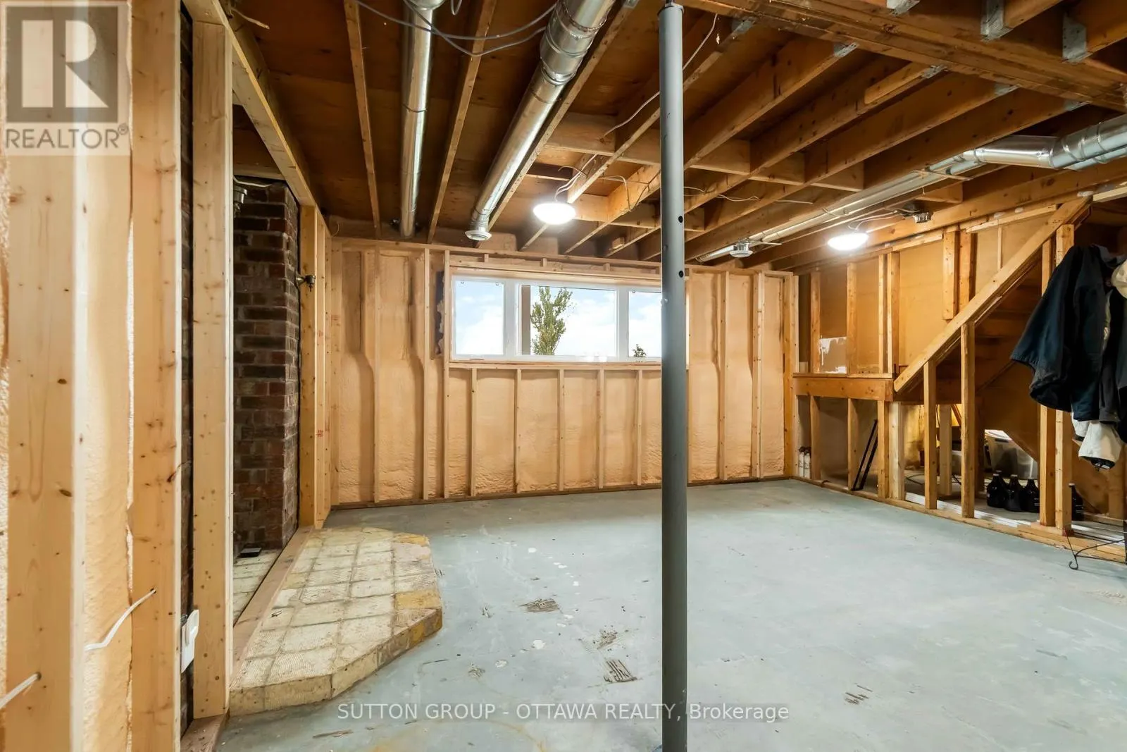 113 TAYLOR ROAD E