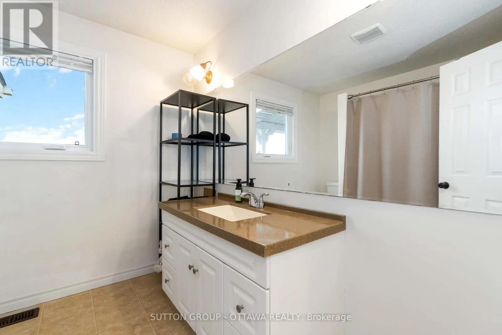 113 TAYLOR ROAD E