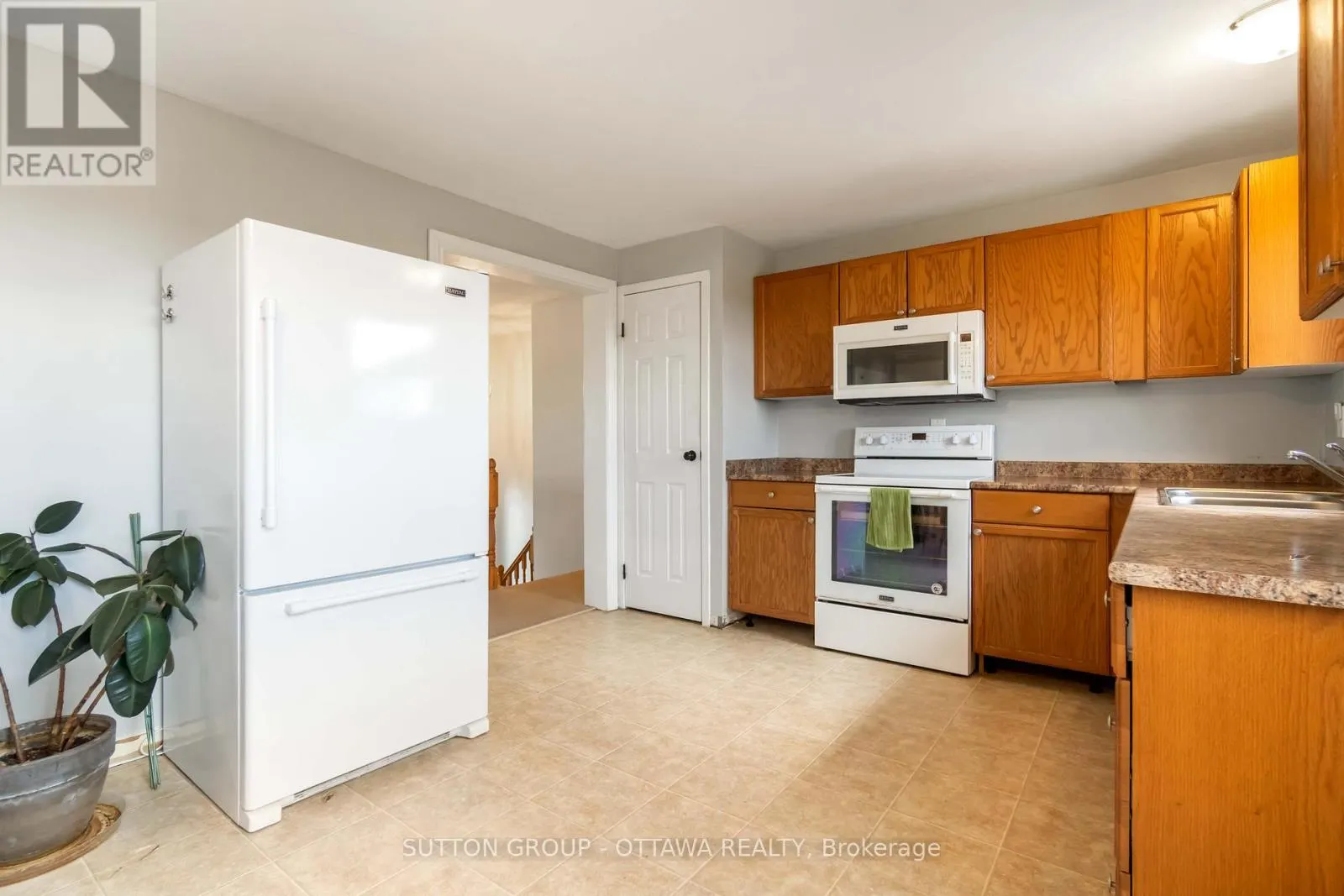 113 TAYLOR ROAD E