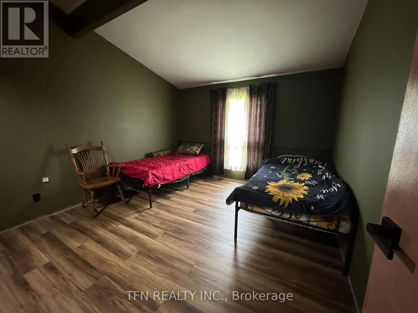 110 MACHAR STRONG BOUNDARY ROAD W