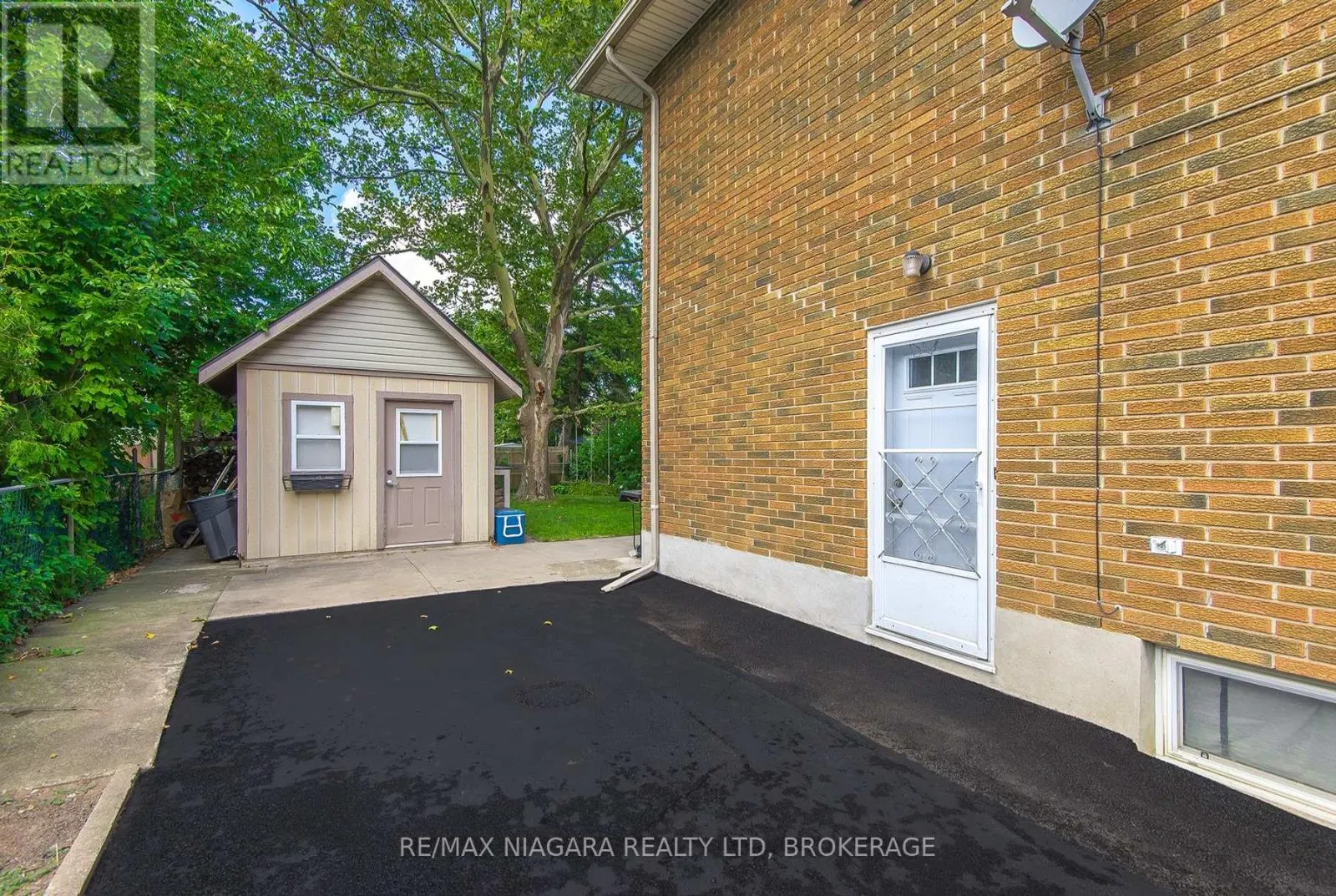 5 GLEN AVENUE