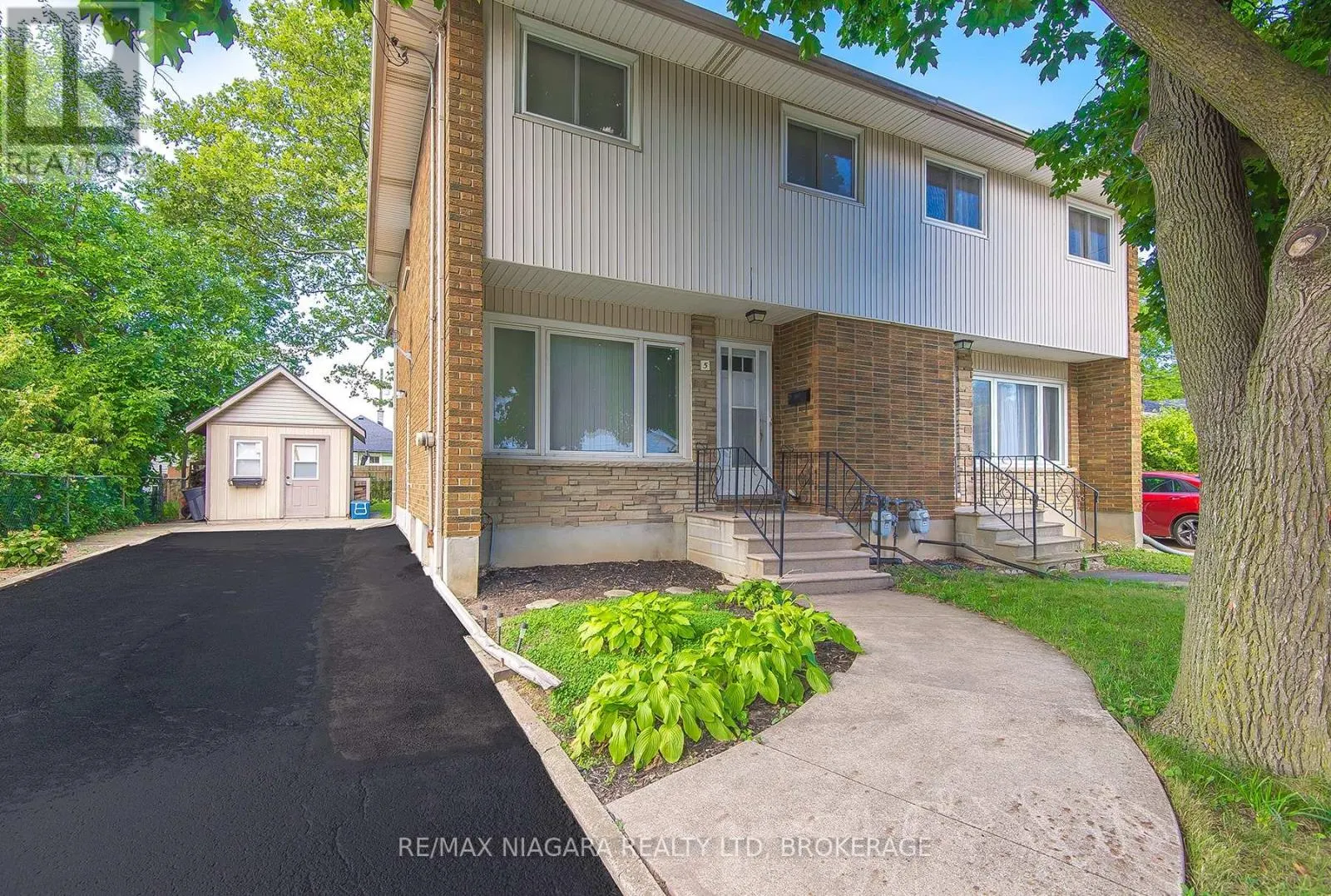 5 GLEN AVENUE