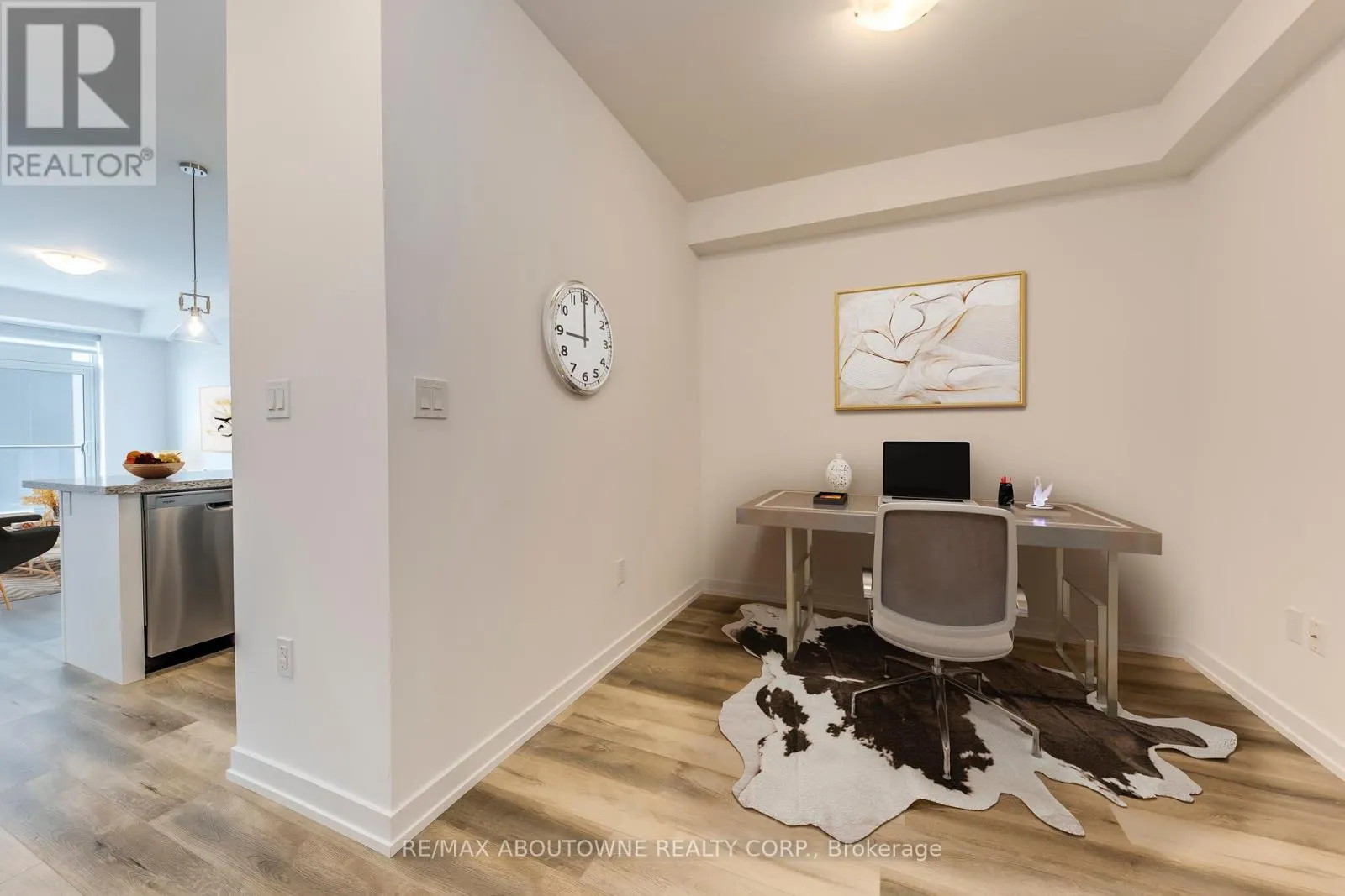 429 - 470 DUNDAS STREET E