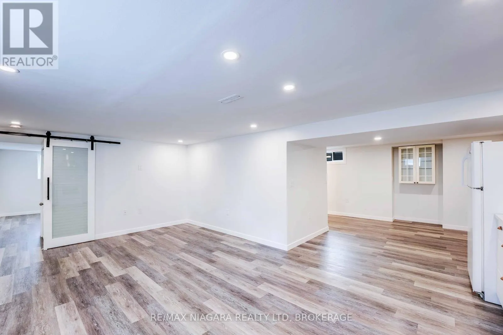 6160 CHURCH'S LANE