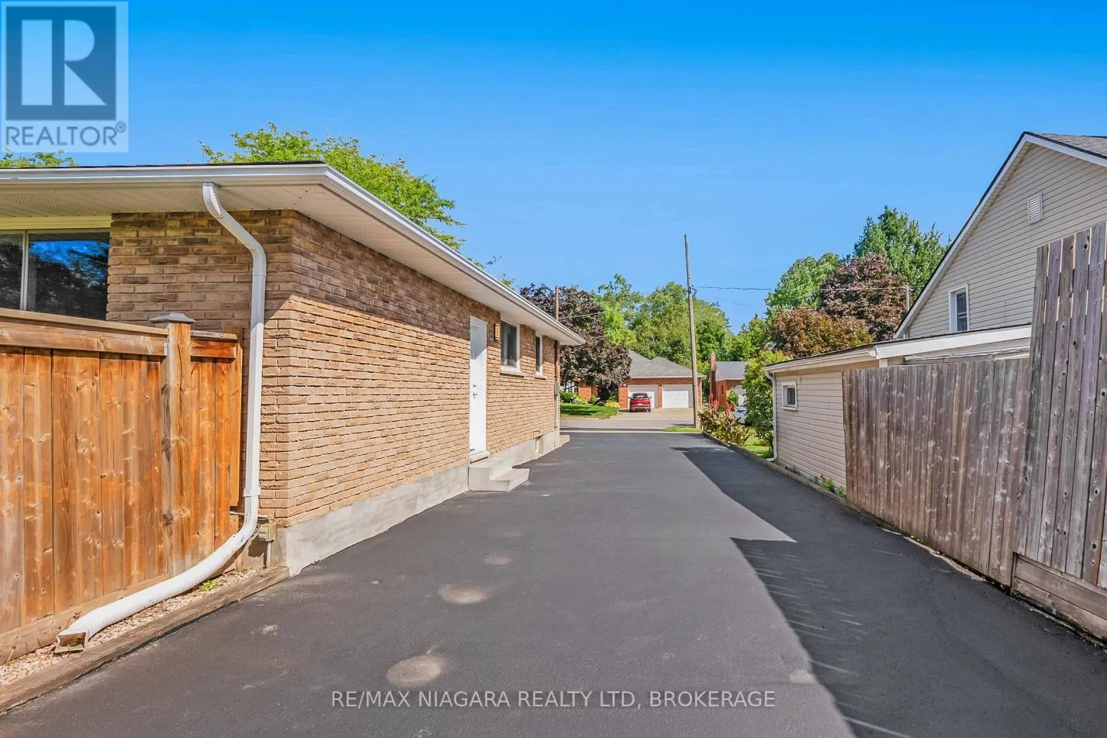 6160 CHURCH'S LANE