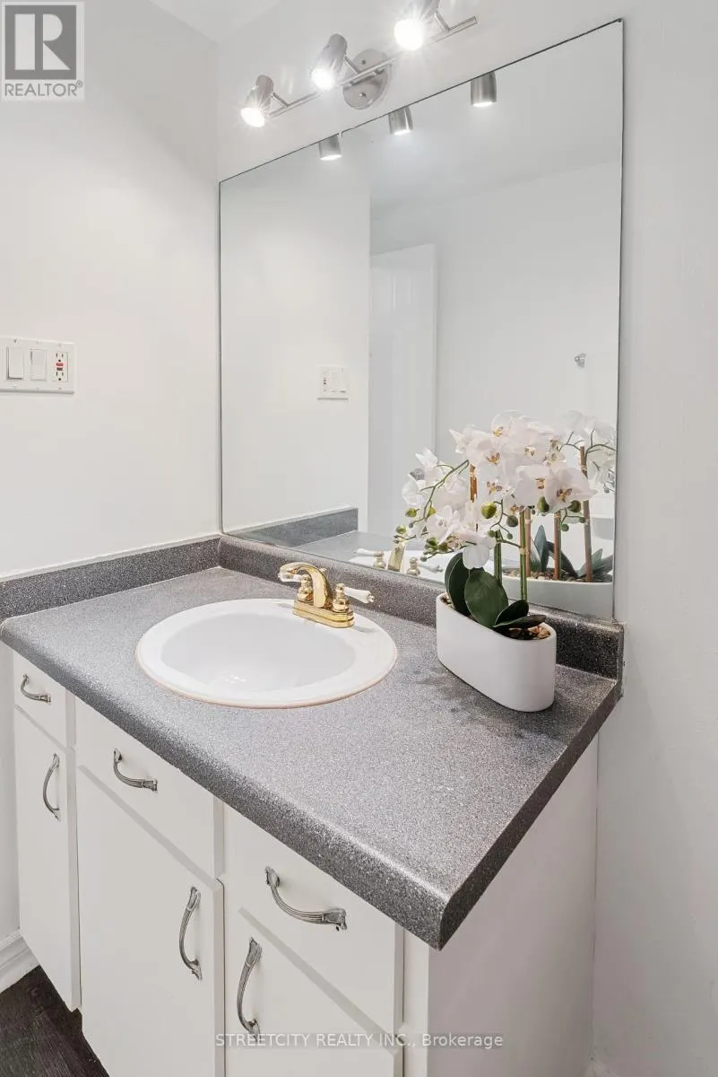 81 - 1247 HURON STREET, #81