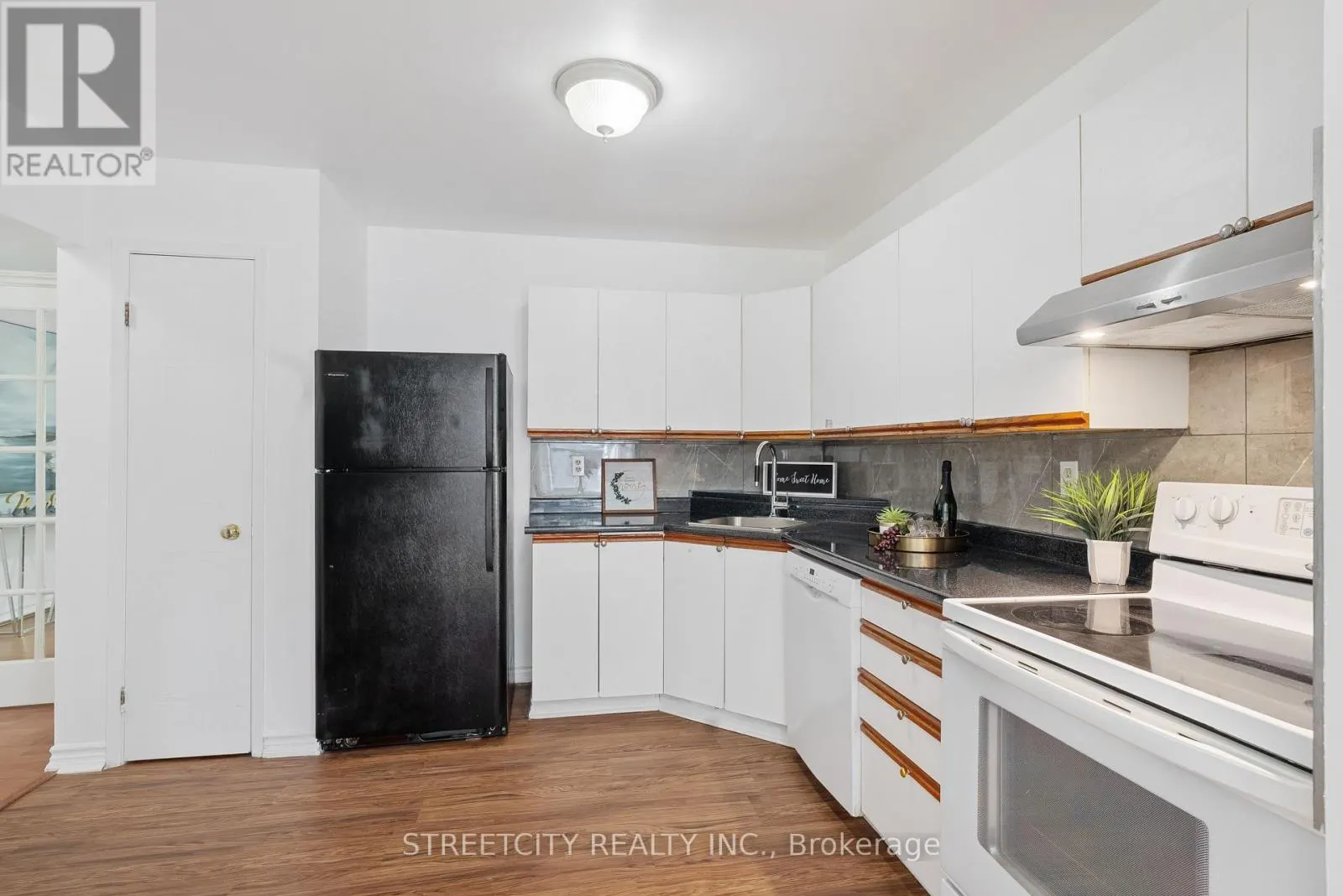 81 - 1247 HURON STREET, #81