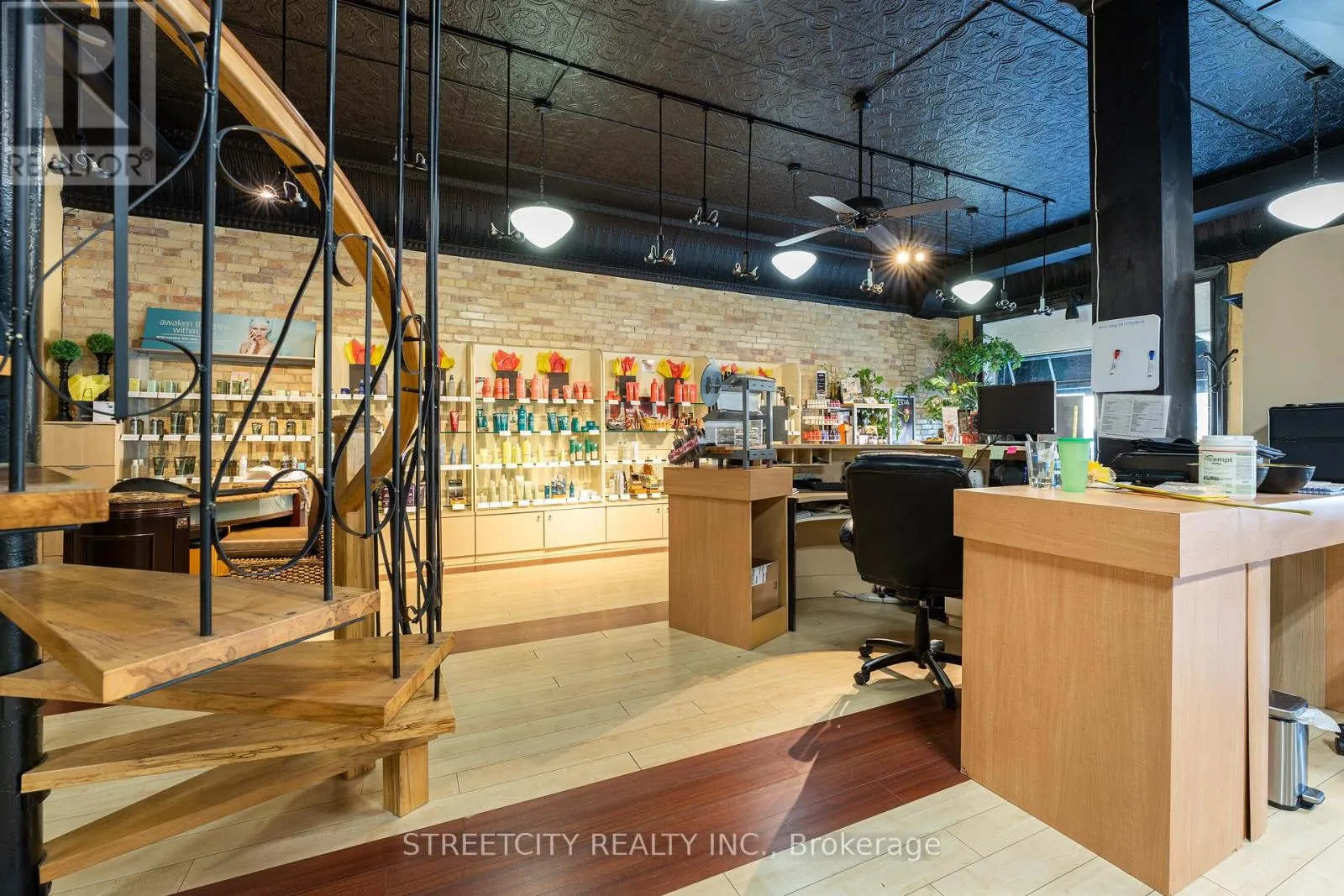 206 MAIN STREET E
