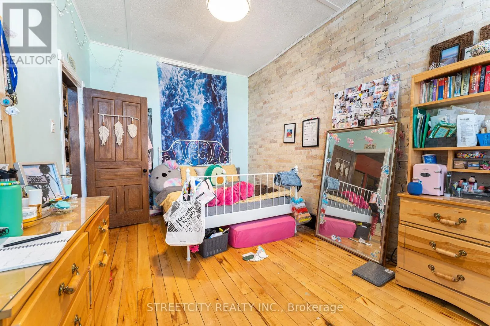 206 MAIN STREET E