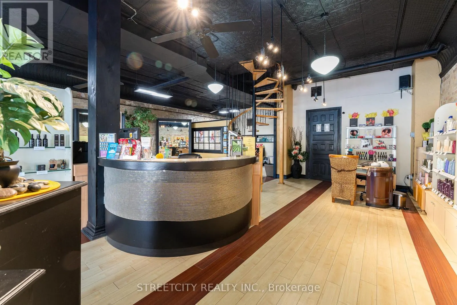 206 MAIN STREET E