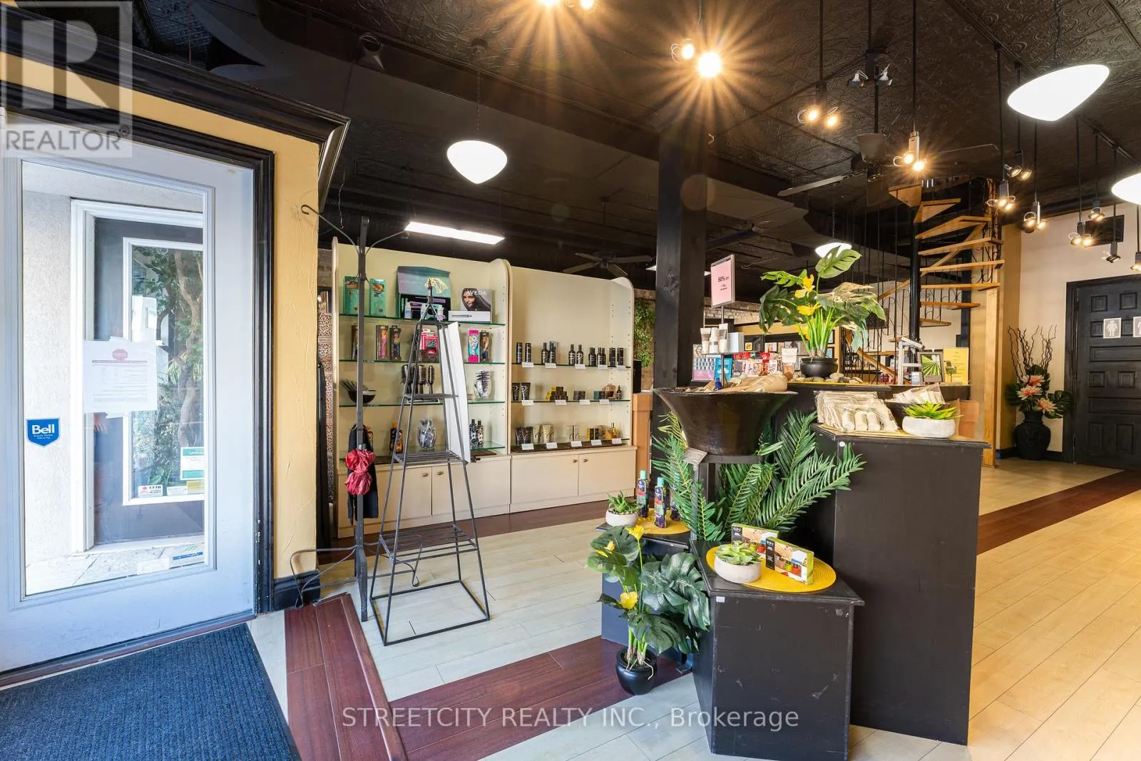 206 MAIN STREET E