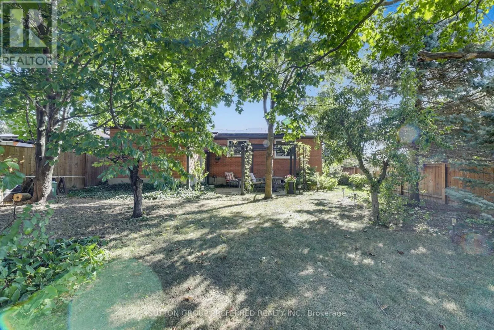82 LACEY CRESCENT
