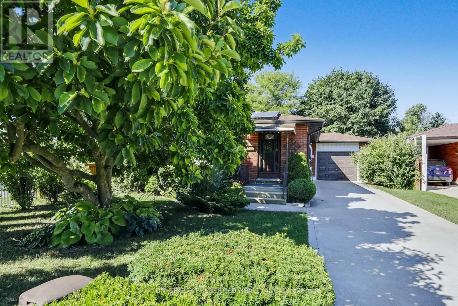 82 LACEY CRESCENT
