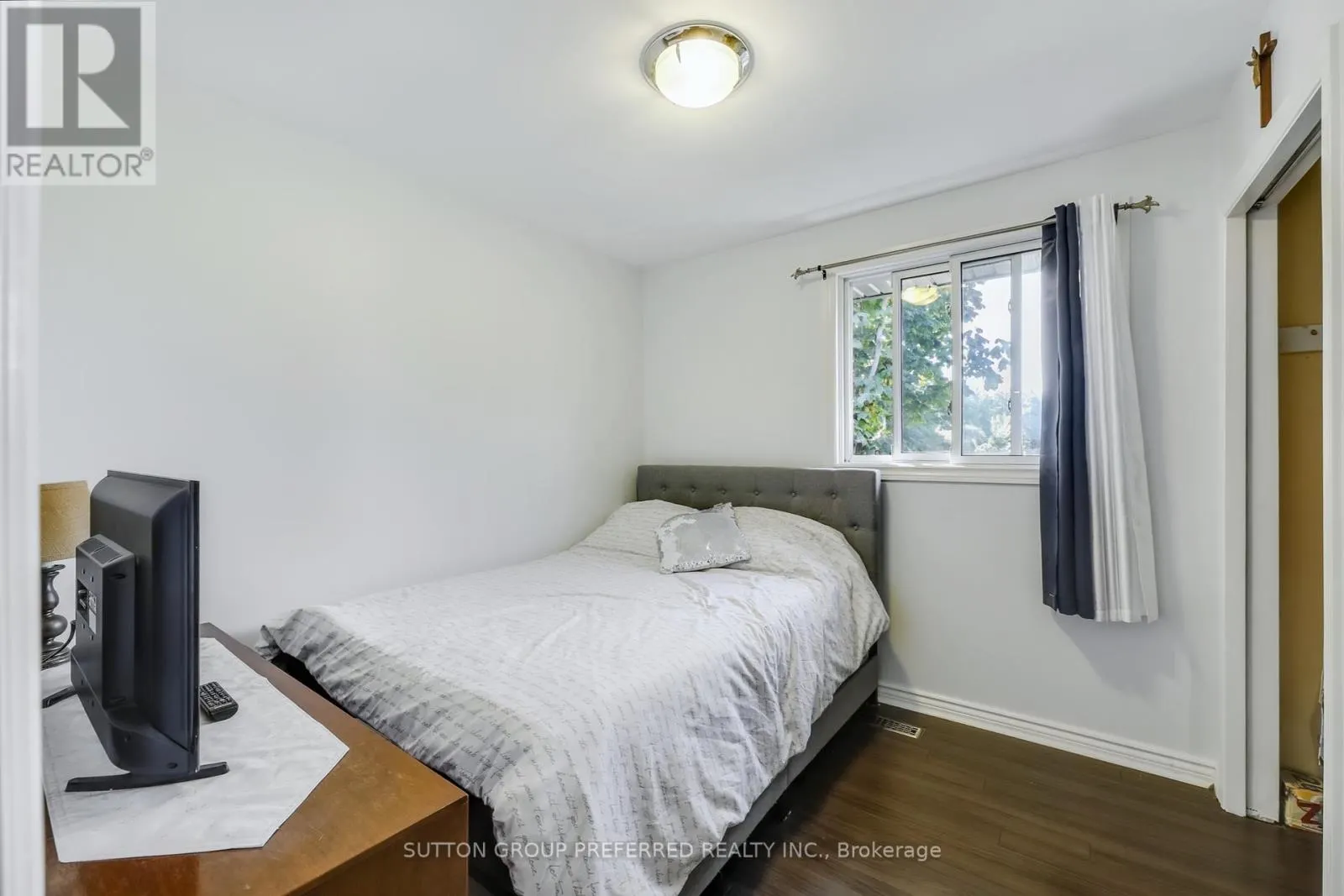 82 LACEY CRESCENT