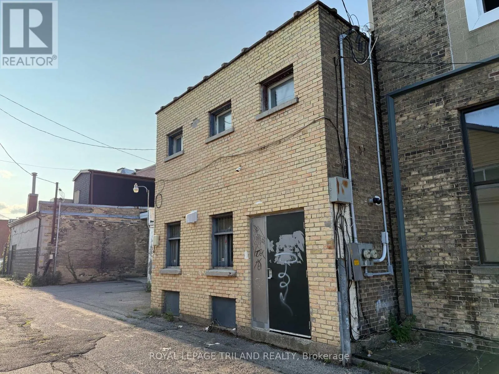 571 TALBOT STREET