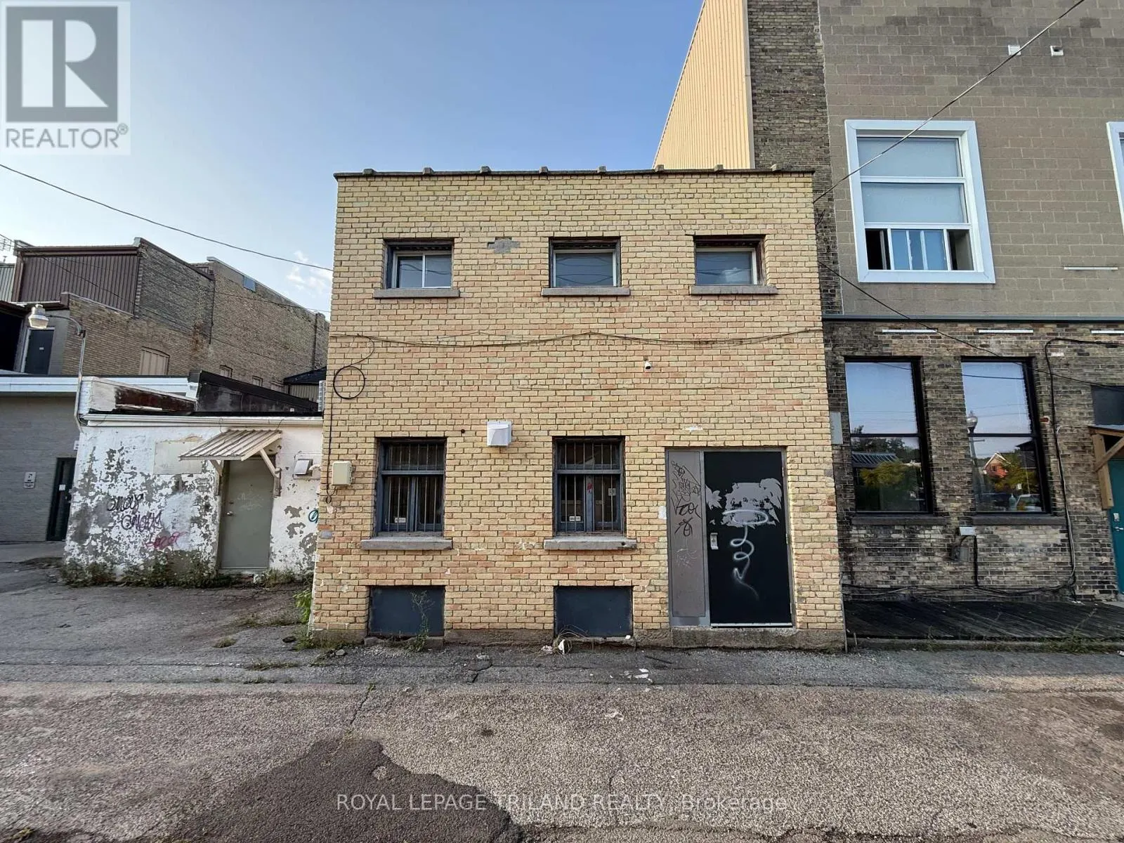 571 TALBOT STREET