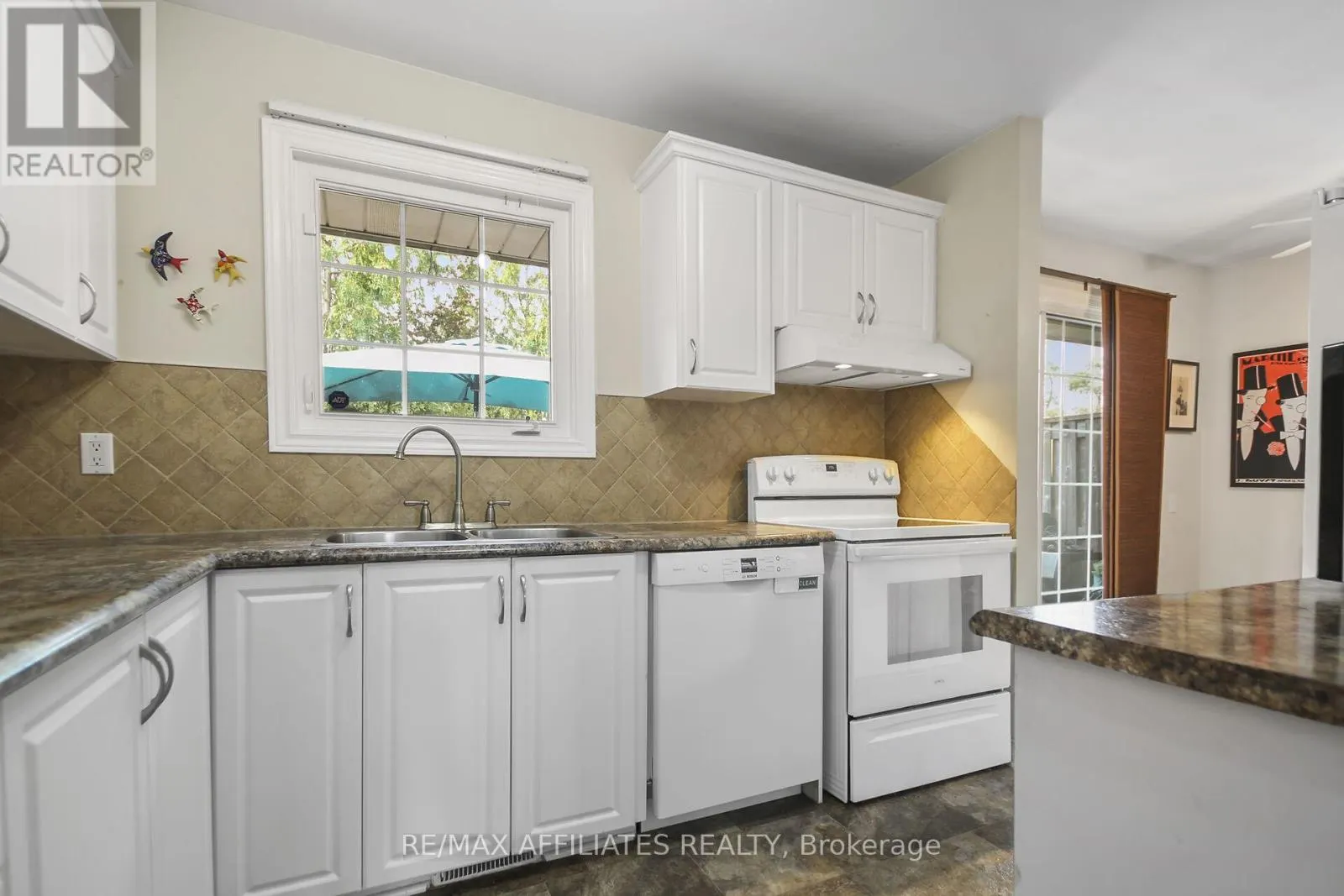 1065 MEADOWLANDS DRIVE