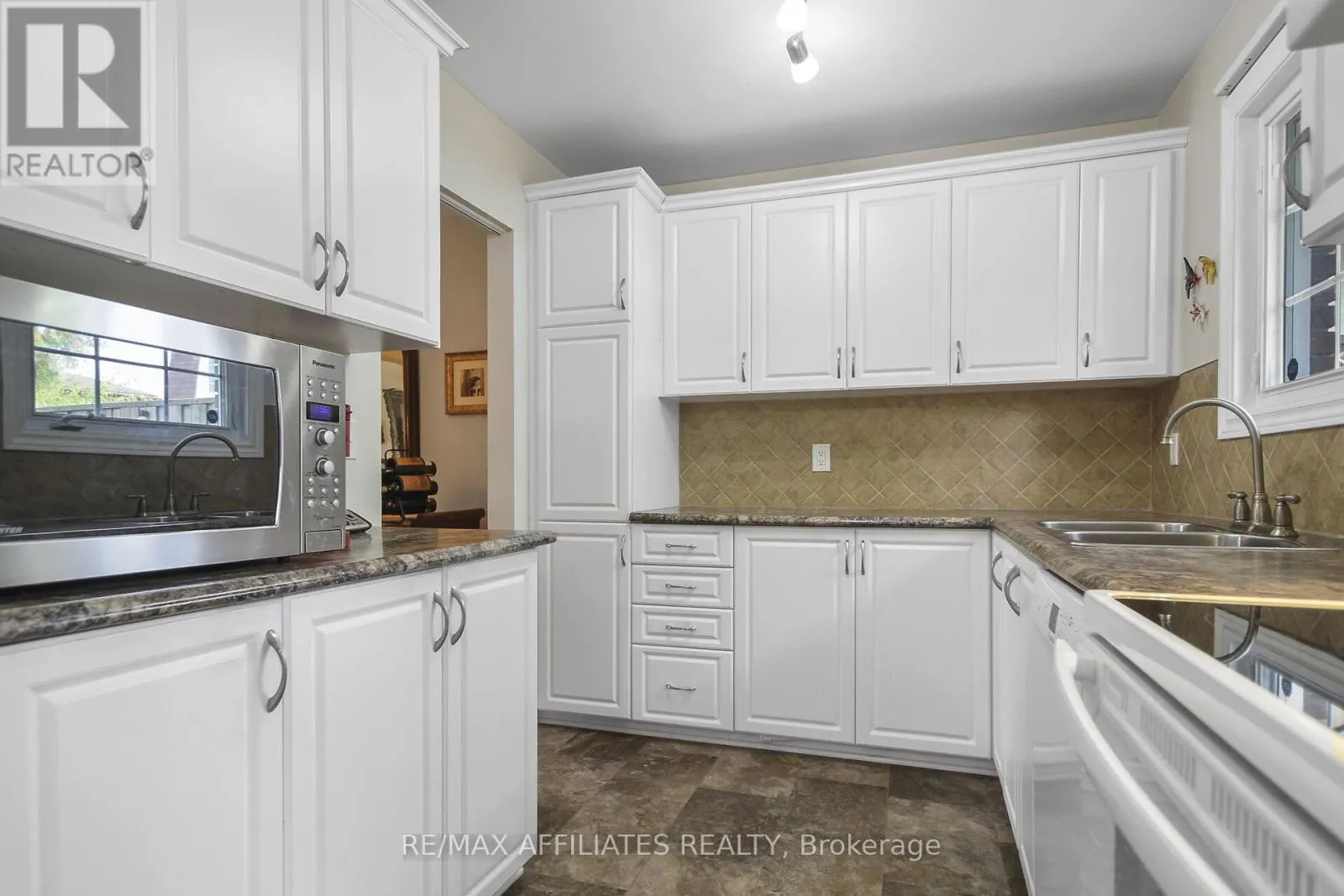 1065 MEADOWLANDS DRIVE