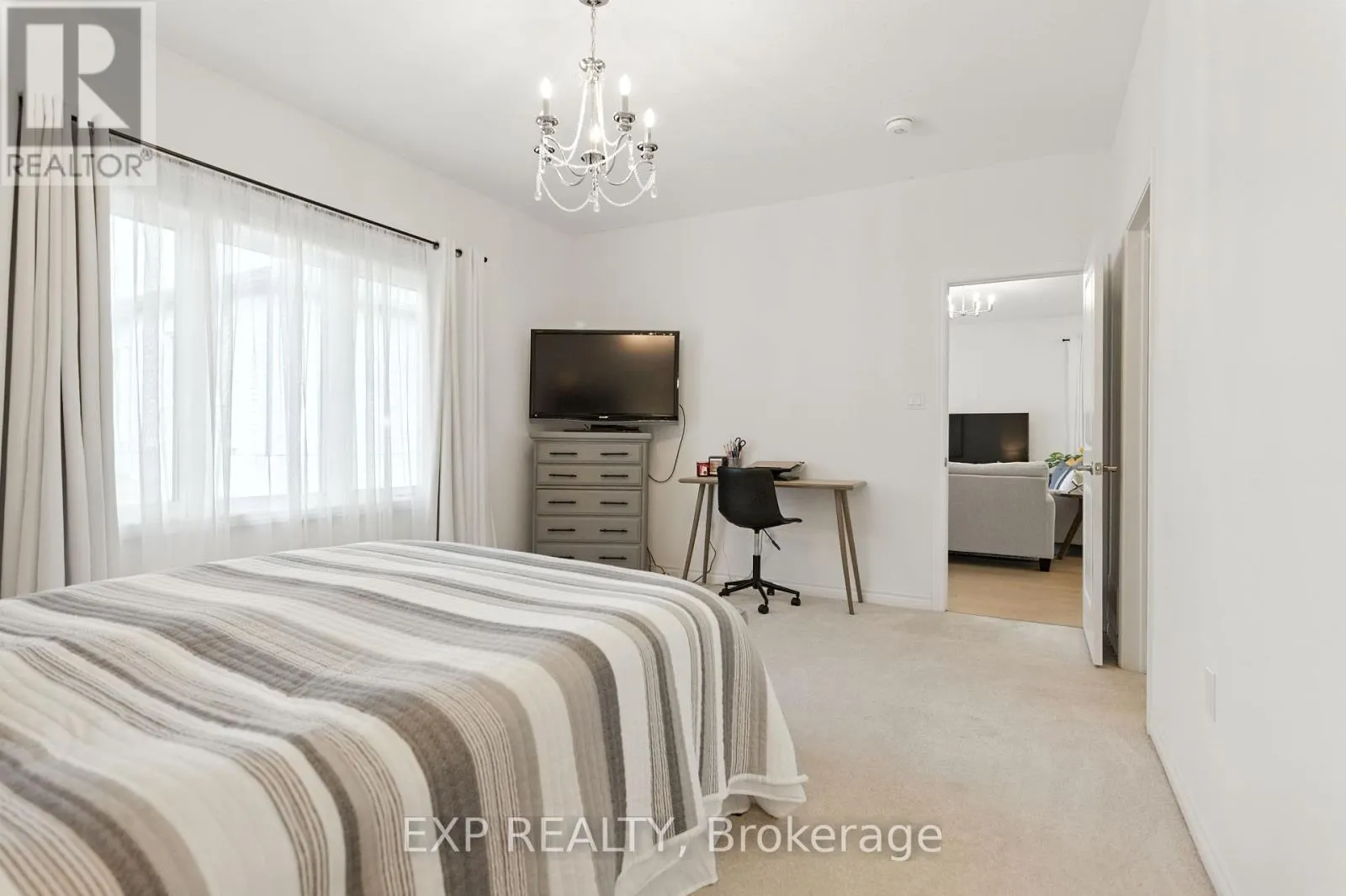 202 DOWSLEY CRESCENT
