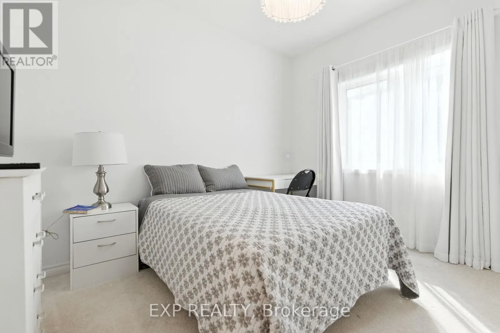202 DOWSLEY CRESCENT